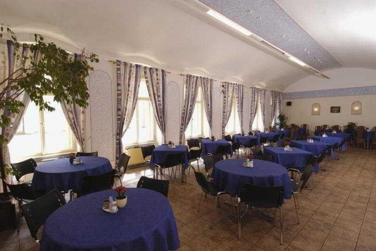 Hostel Junior Prague Ngoại thất bức ảnh